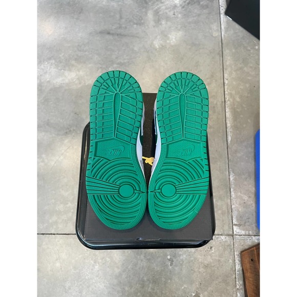 Jordan 1 Mid White Green Grey SZ 4y - Picture 6 of 8